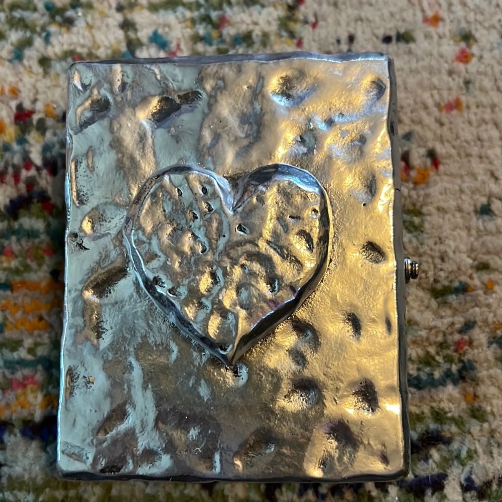 Frameology Hammered Silver Heart  Picture Frame Book  Umberto Eco Quote